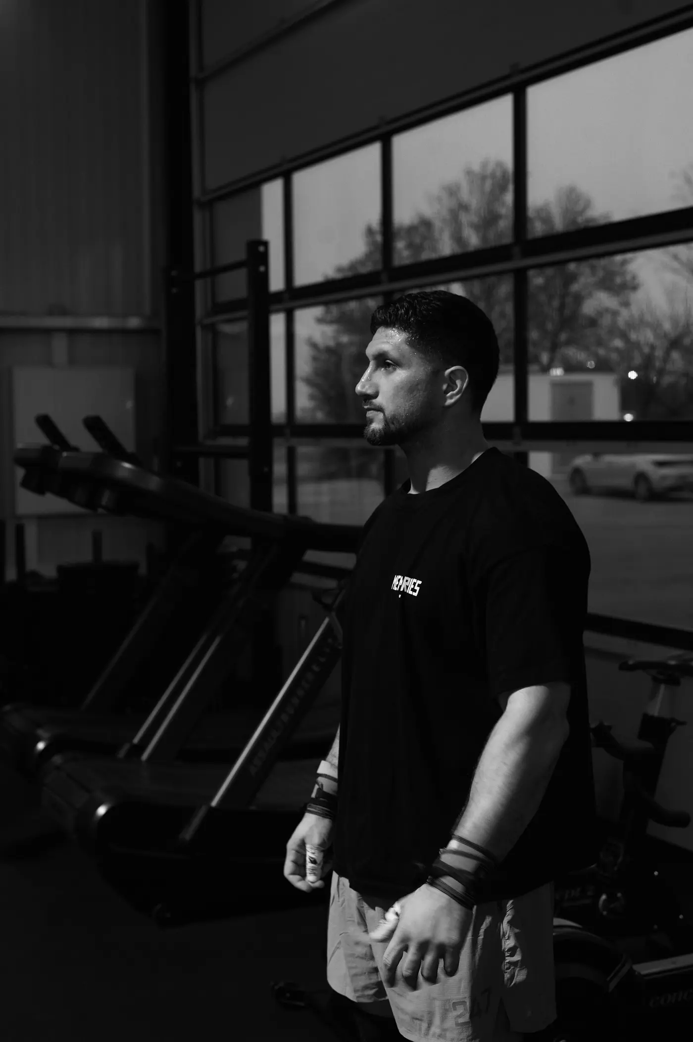Tayfun Ertural im Gym, konzentriert